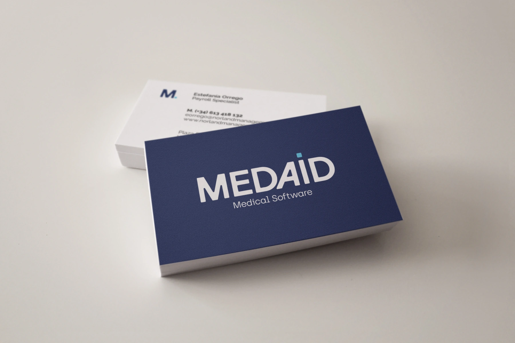 Fotografía original de las tarjetas de MedAid a tamaño completo.